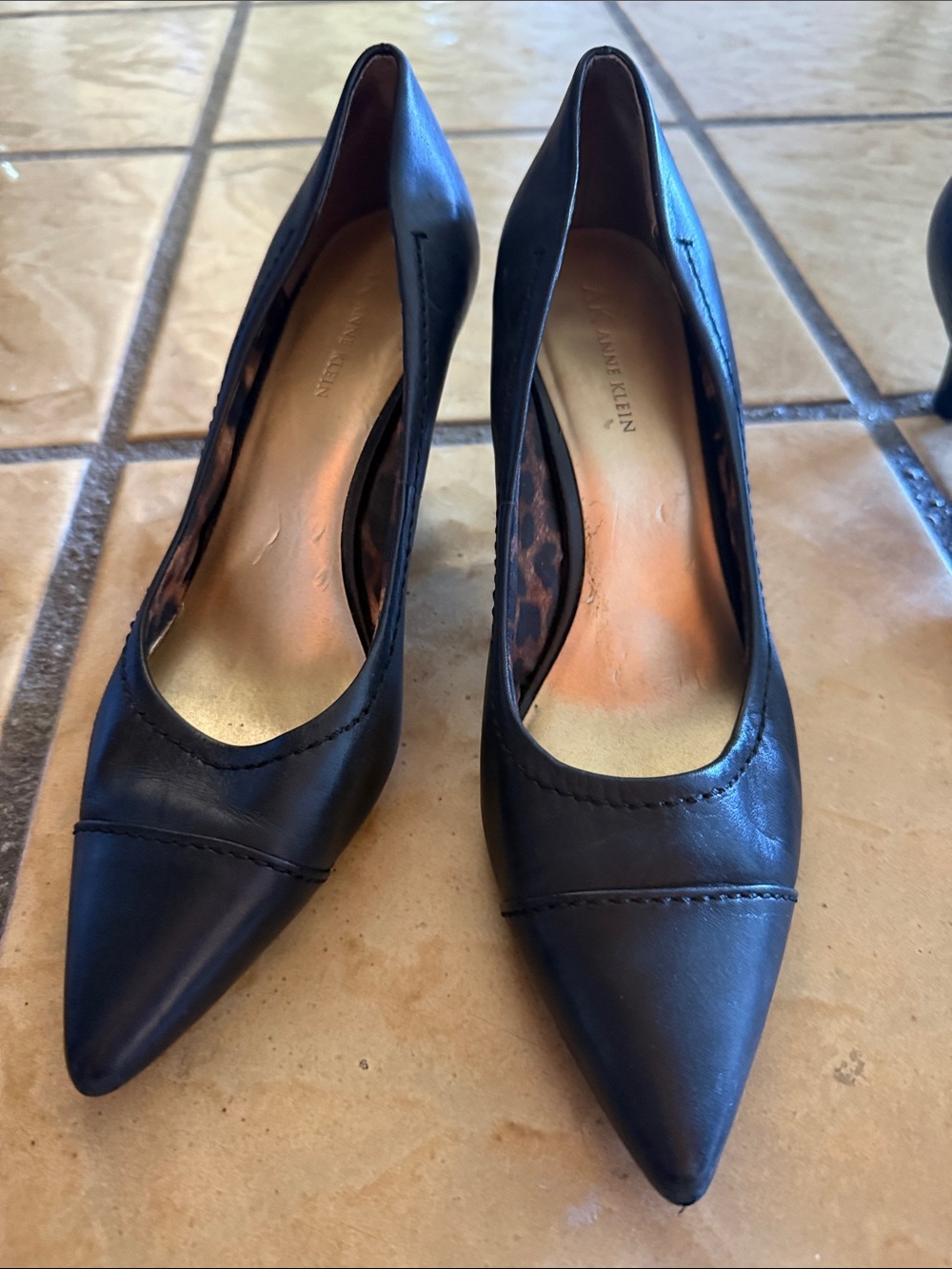 Anne Klein Black Pointed Toe Leather Heels